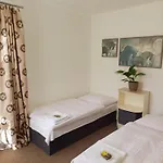 Homestay szállás Lovely And Free Parking *