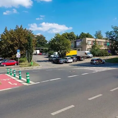 Lovely And Free Parking Homestay szállás *