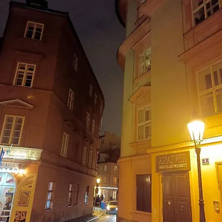 Lovely And Free Parking Homestay szállás