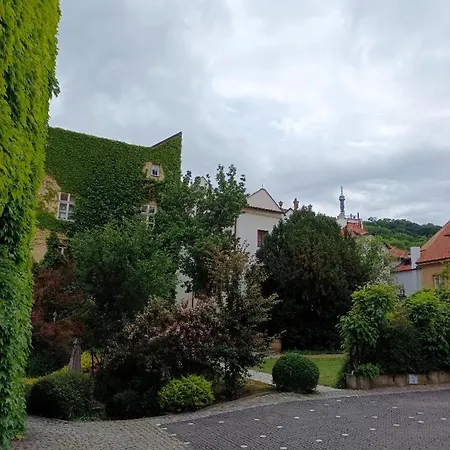 Lovely And Free Parking Homestay szállás
